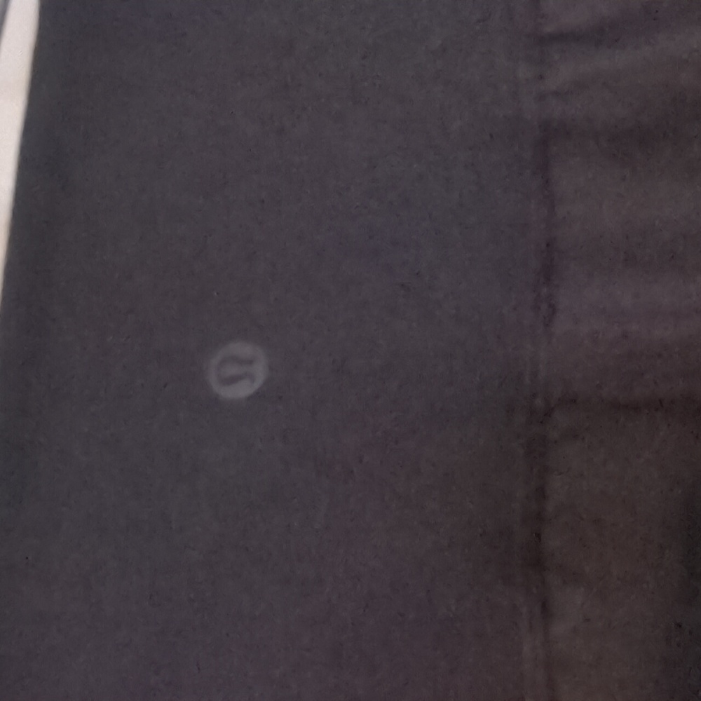 LULULEMON - Picture 7 of 10